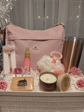 Reebok Pink Shoulder Bag Spa Gift Bundle